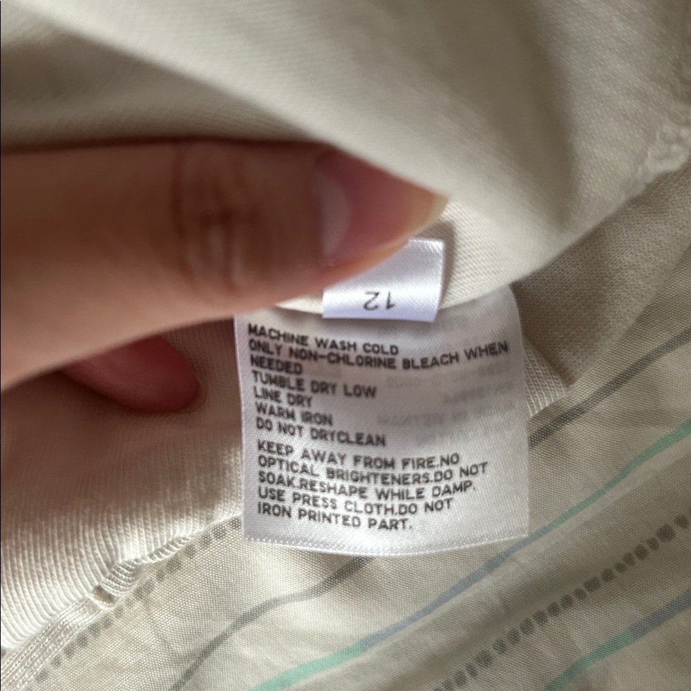4/$20 Uniqlo Teddy Mofusand Graphic Tee - Picture 5 of 6